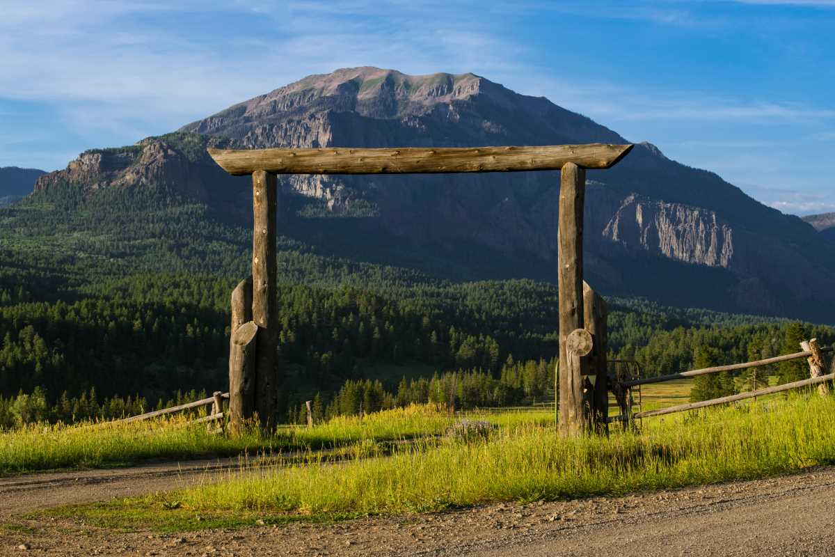 7 Unique Resorts with Themed Itineraries